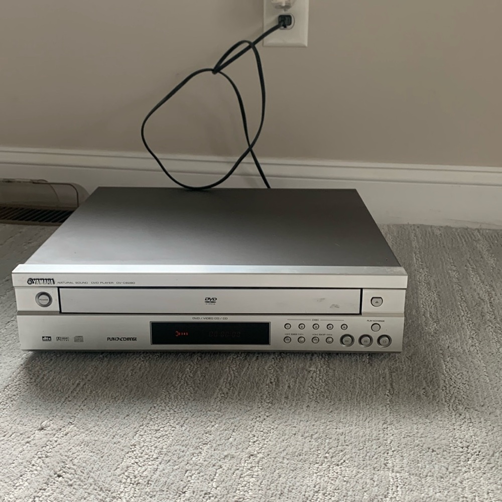 Yamaha 5 disc natural sound dvd player